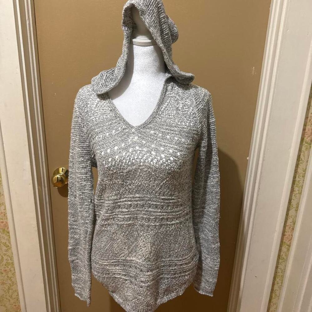 Gray white knit sweater